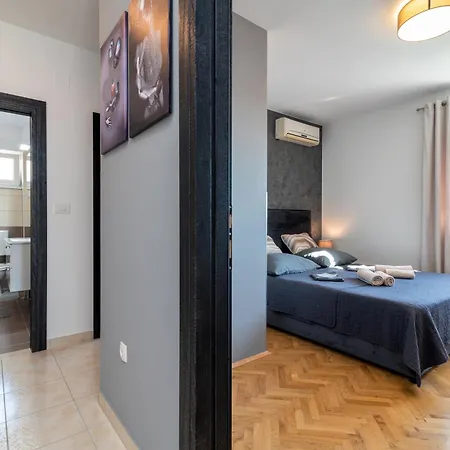 Apartment Pinocchio *