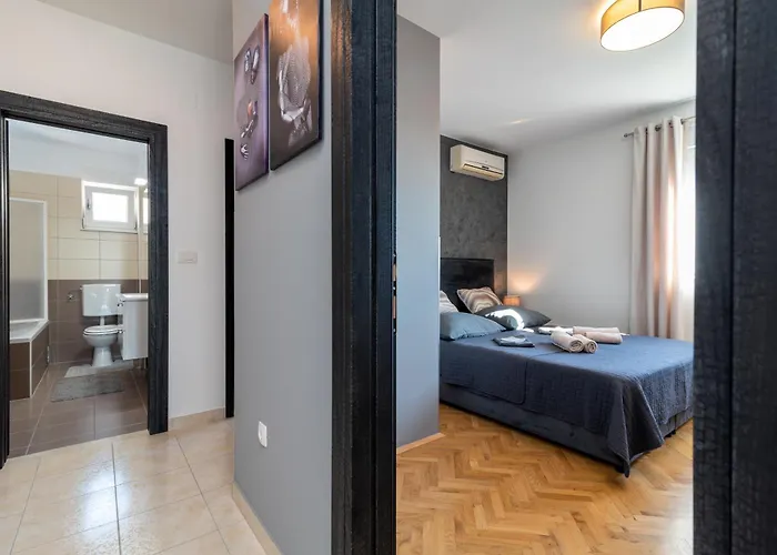 Apartment Pinocchio *